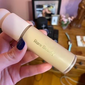 Rare Beauty by Selena Gomez Foundation/conselor